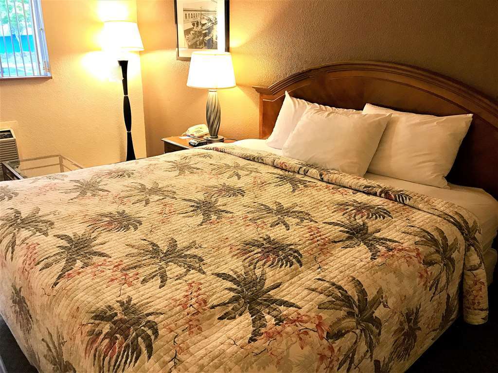 Americas Best Value Inn לינווד חדר תמונה