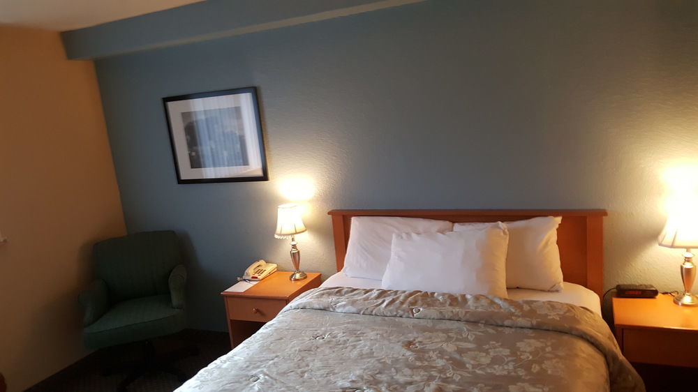 Americas Best Value Inn לינווד מראה חיצוני תמונה